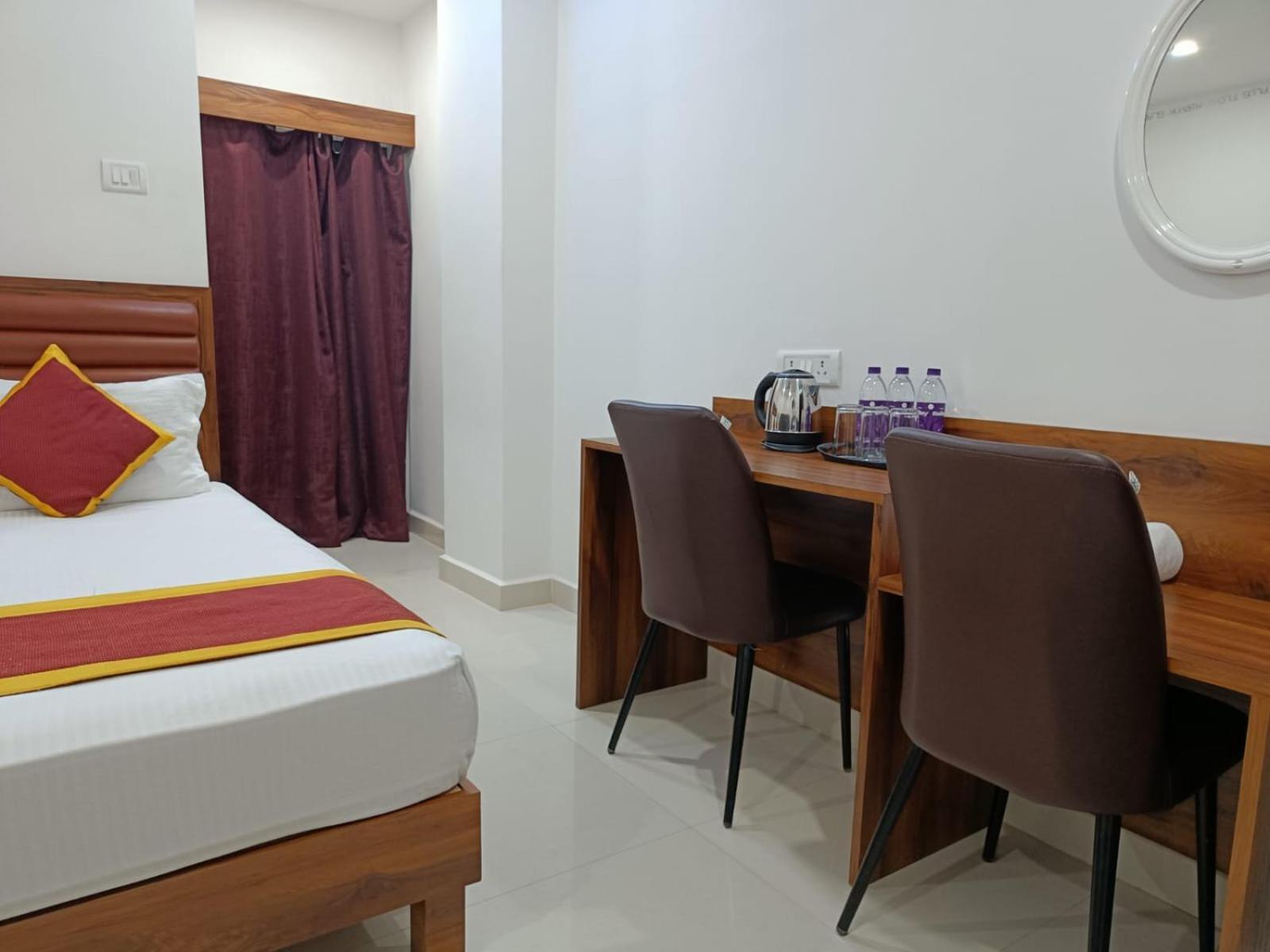 Hotel Executive Inn Hailakandi Exterior photo